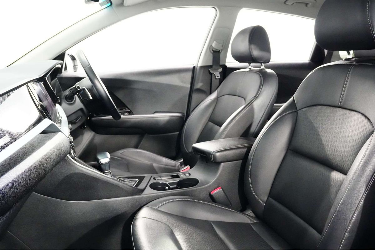 2021 Kia Niro Hybrid Sport DE