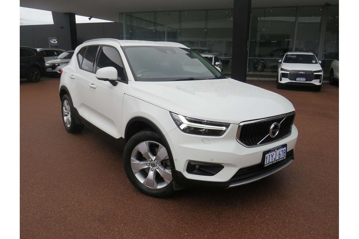 2018 Volvo XC40 D4 Momentum
