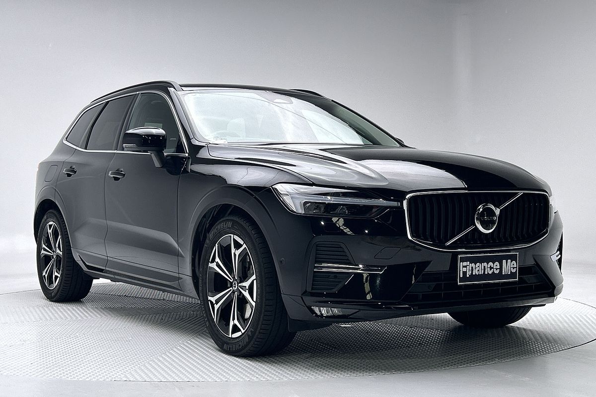 2022 Volvo XC60 B5 Momentum