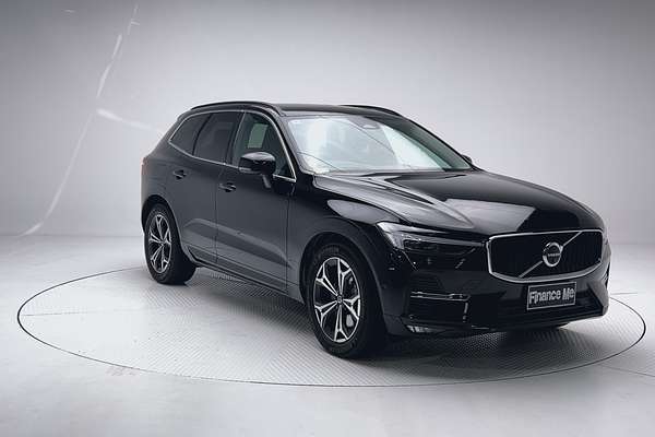 2022 Volvo XC60 B5 Momentum thumb-1