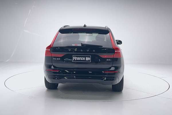 2022 Volvo XC60 B5 Momentum thumb-6