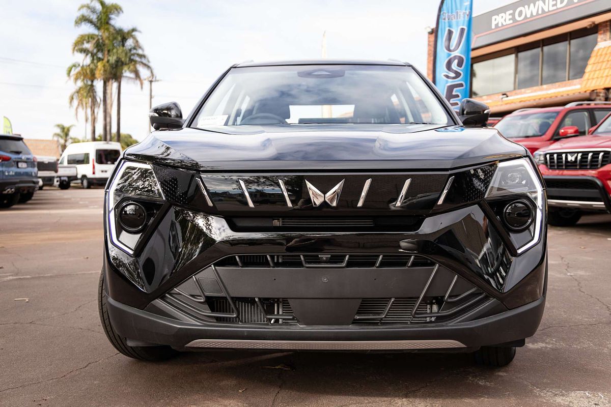 2025 Mahindra XUV3XO