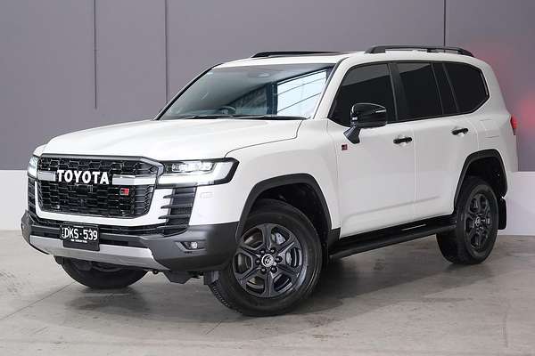 2025 Toyota Landcruiser GR Sport FJA300R