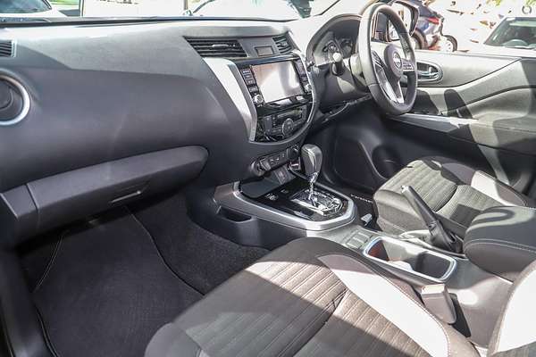 2021 Nissan Navara ST-X D23 4X4 thumb-6