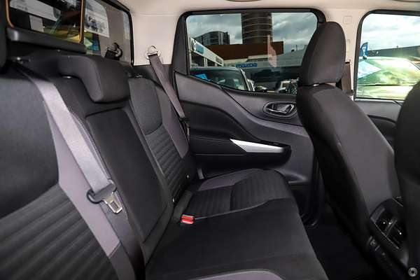 2021 Nissan Navara ST-X D23 4X4 thumb-8
