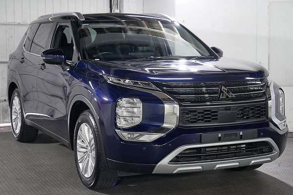 2024 Mitsubishi Outlander LS ZM