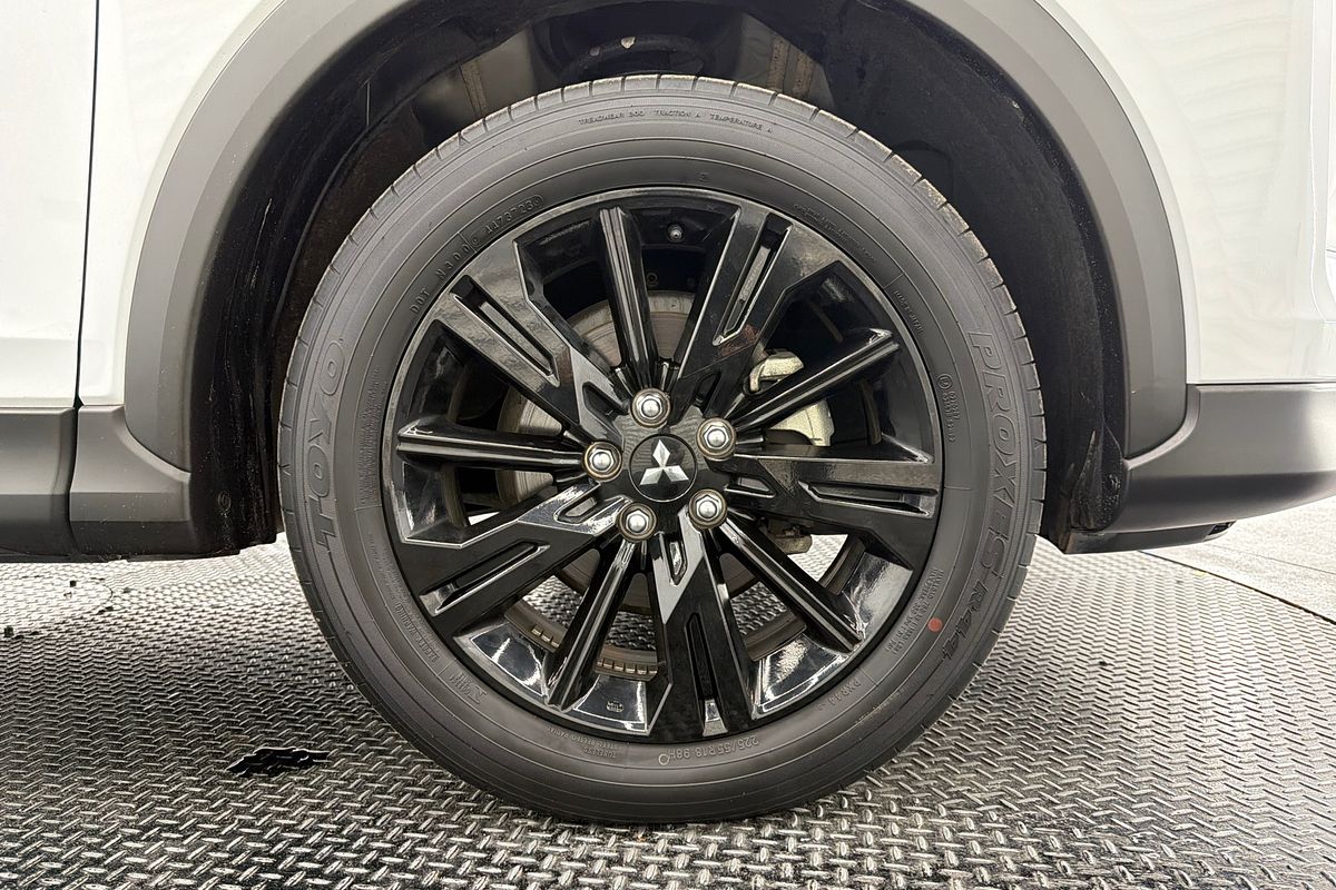 2023 Mitsubishi Eclipse Cross LS Black Edition YB