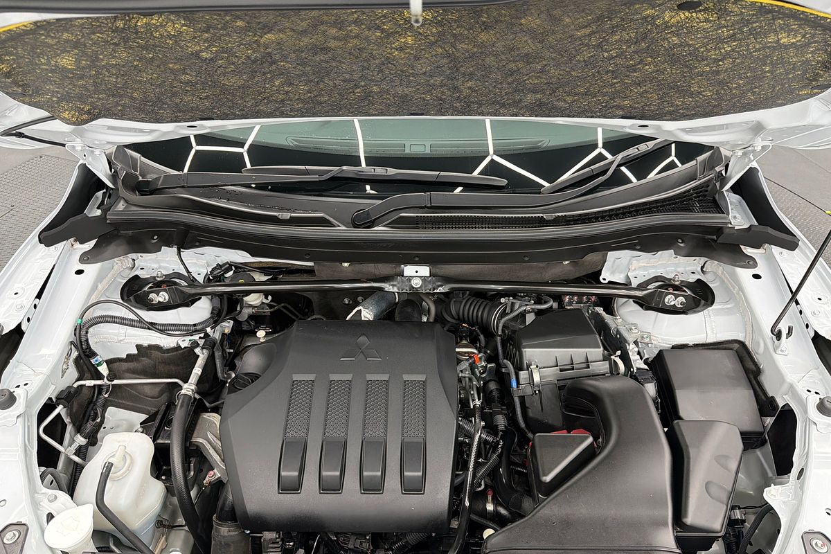2023 Mitsubishi Eclipse Cross LS Black Edition YB