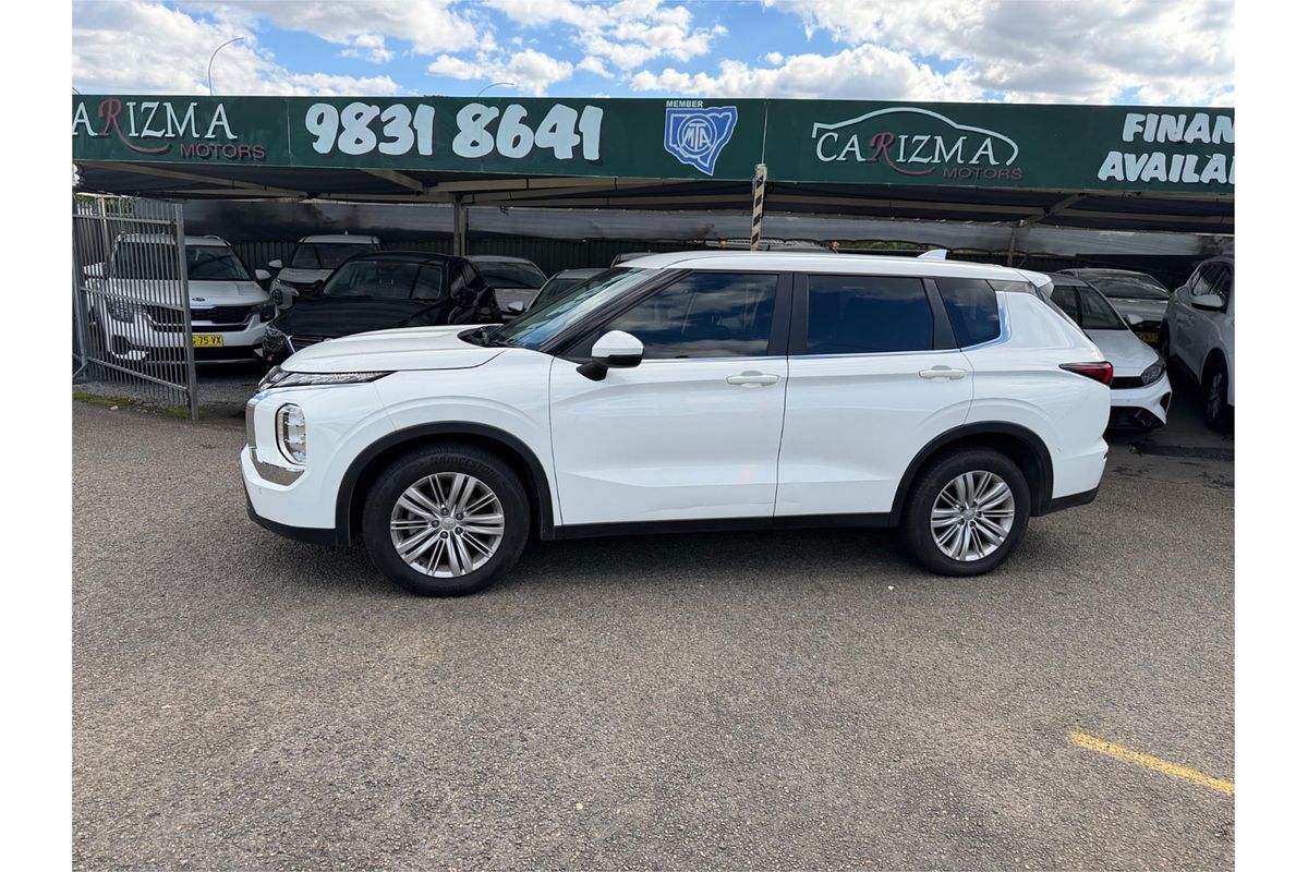 2022 Mitsubishi Outlander ES ZM