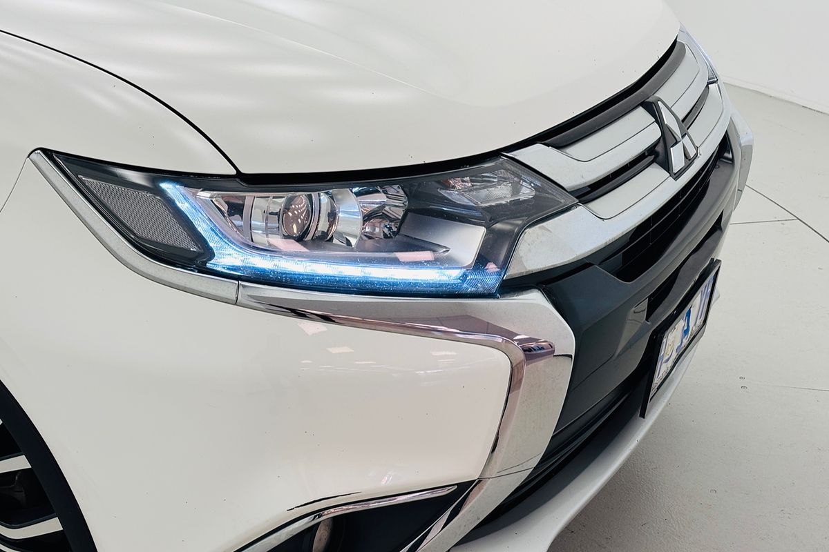 2017 Mitsubishi ZK Outlander LS 2.0L PET CVT 2WD 7S