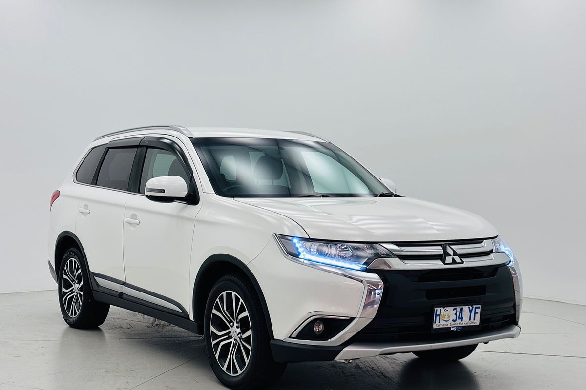 2017 Mitsubishi ZK Outlander LS 2.0L PET CVT 2WD 7S