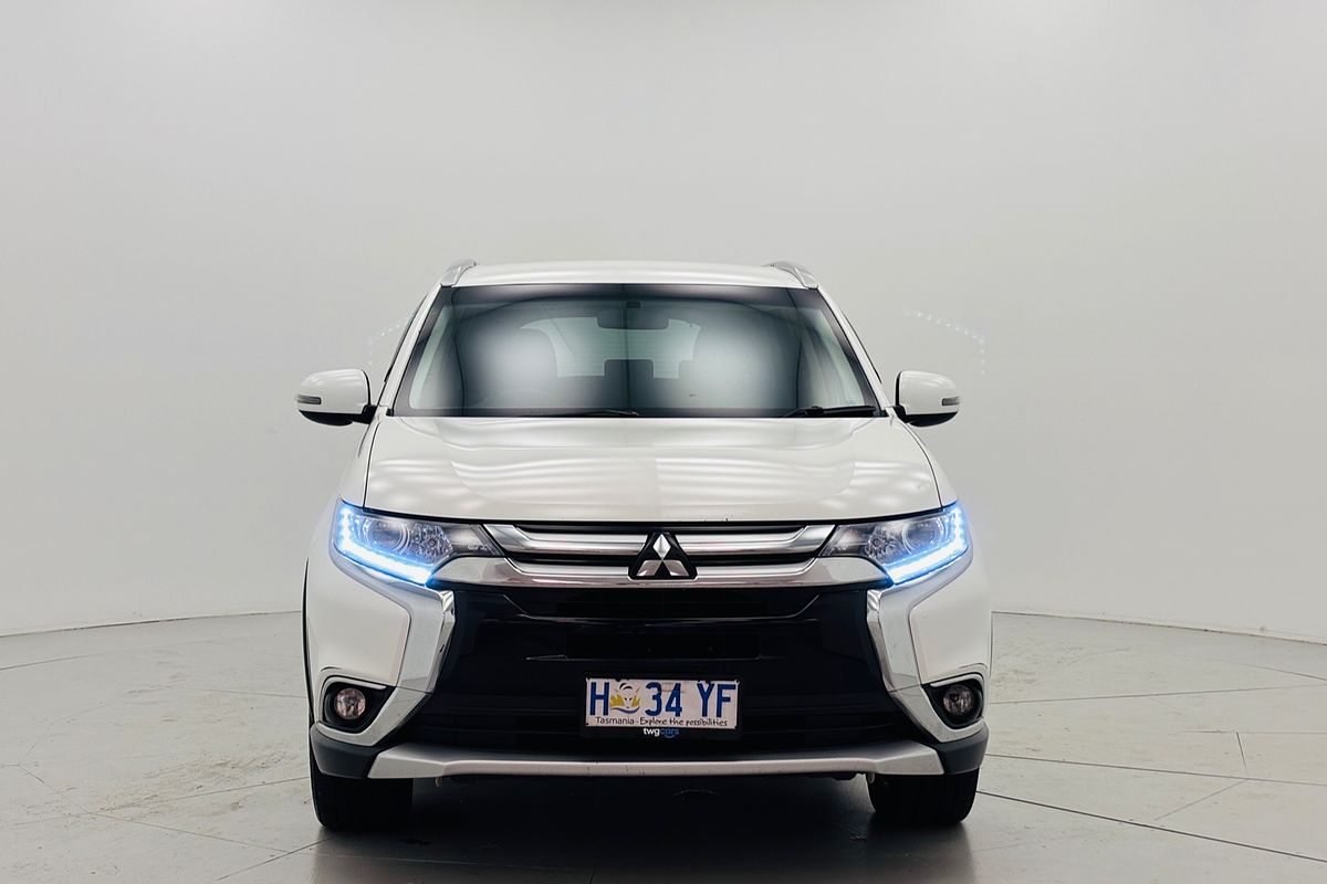 2017 Mitsubishi ZK Outlander LS 2.0L PET CVT 2WD 7S
