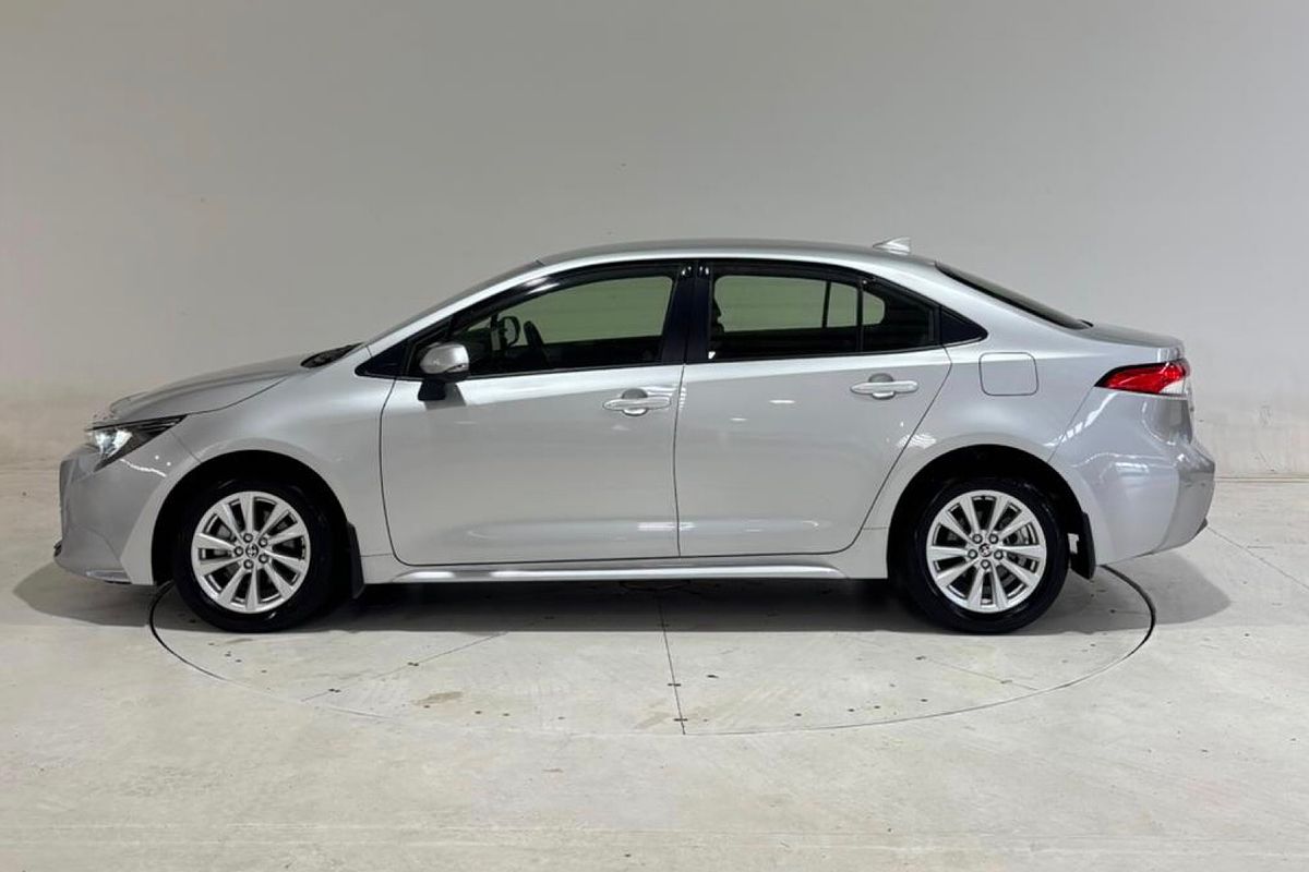 Corolla Sedan Ascent Sport 2.0L Petrol Auto CVT 4D43680 001