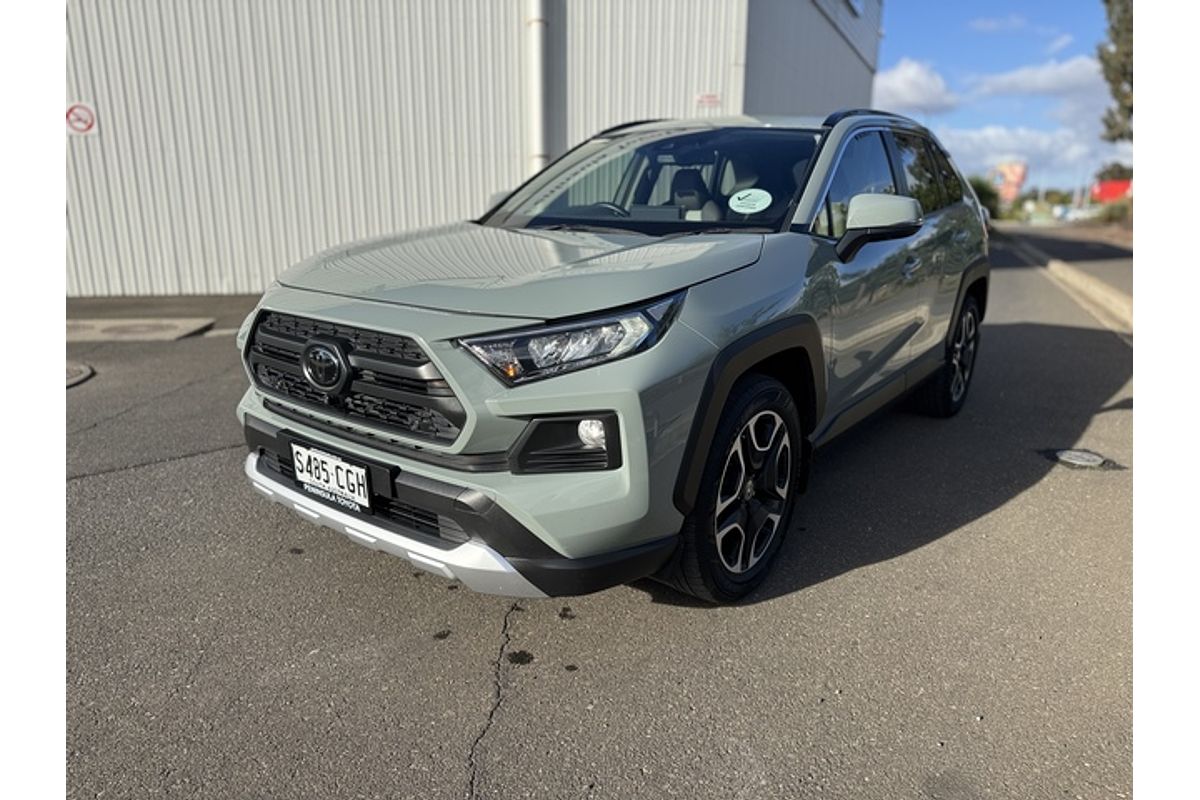 2020 Toyota RAV4 Edge AXAA54R