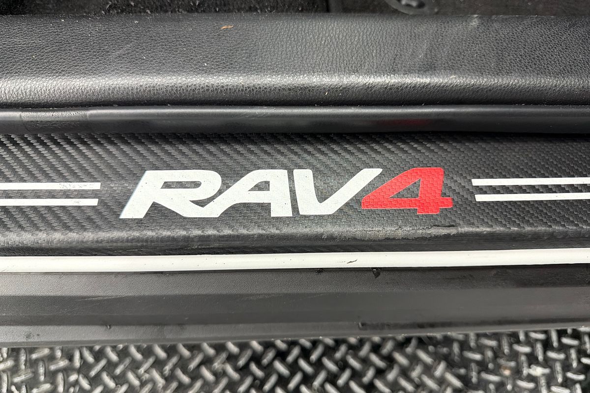 2020 Toyota RAV4 Cruiser AXAH52R