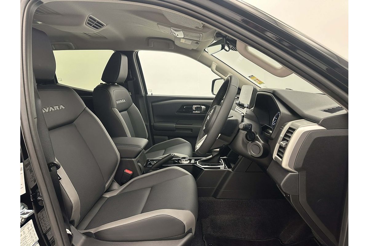 Nissan NAVARA 4X4 2.4 DSL AUTO DC ST-X