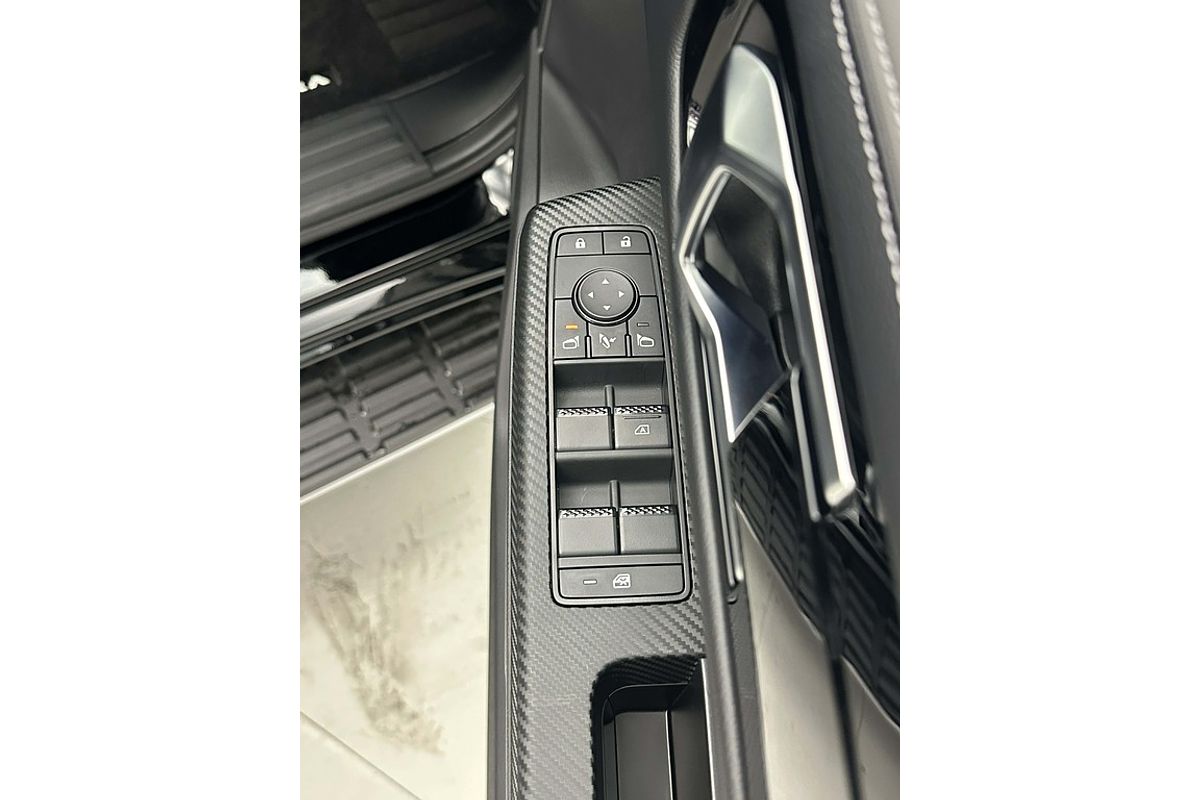 Nissan NAVARA 4X4 2.4 DSL AUTO DC ST-X