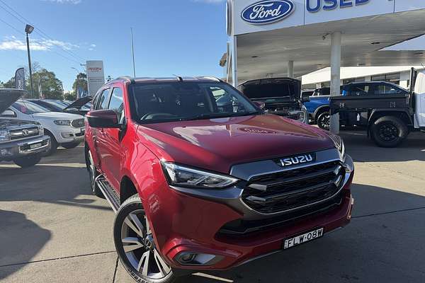 2023 Isuzu MU-X LS-T