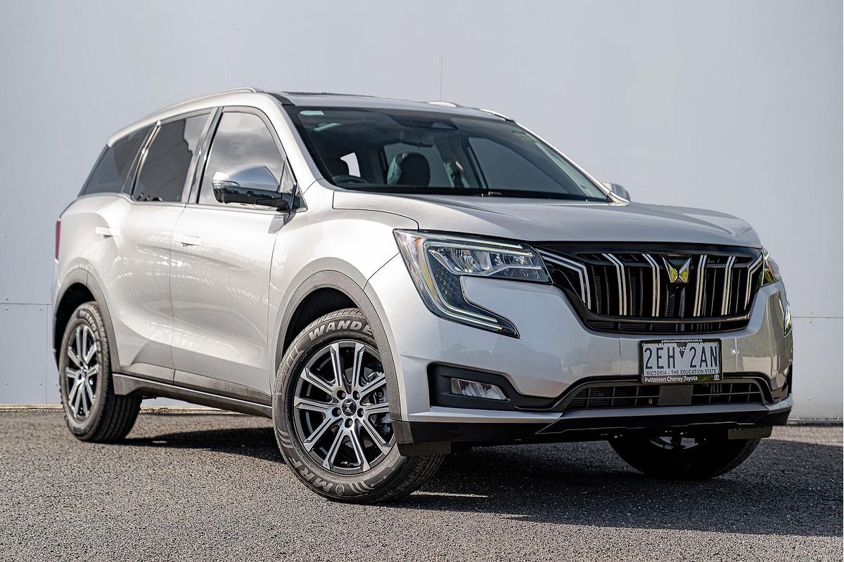 2025 Mahindra XUV700 AX7L