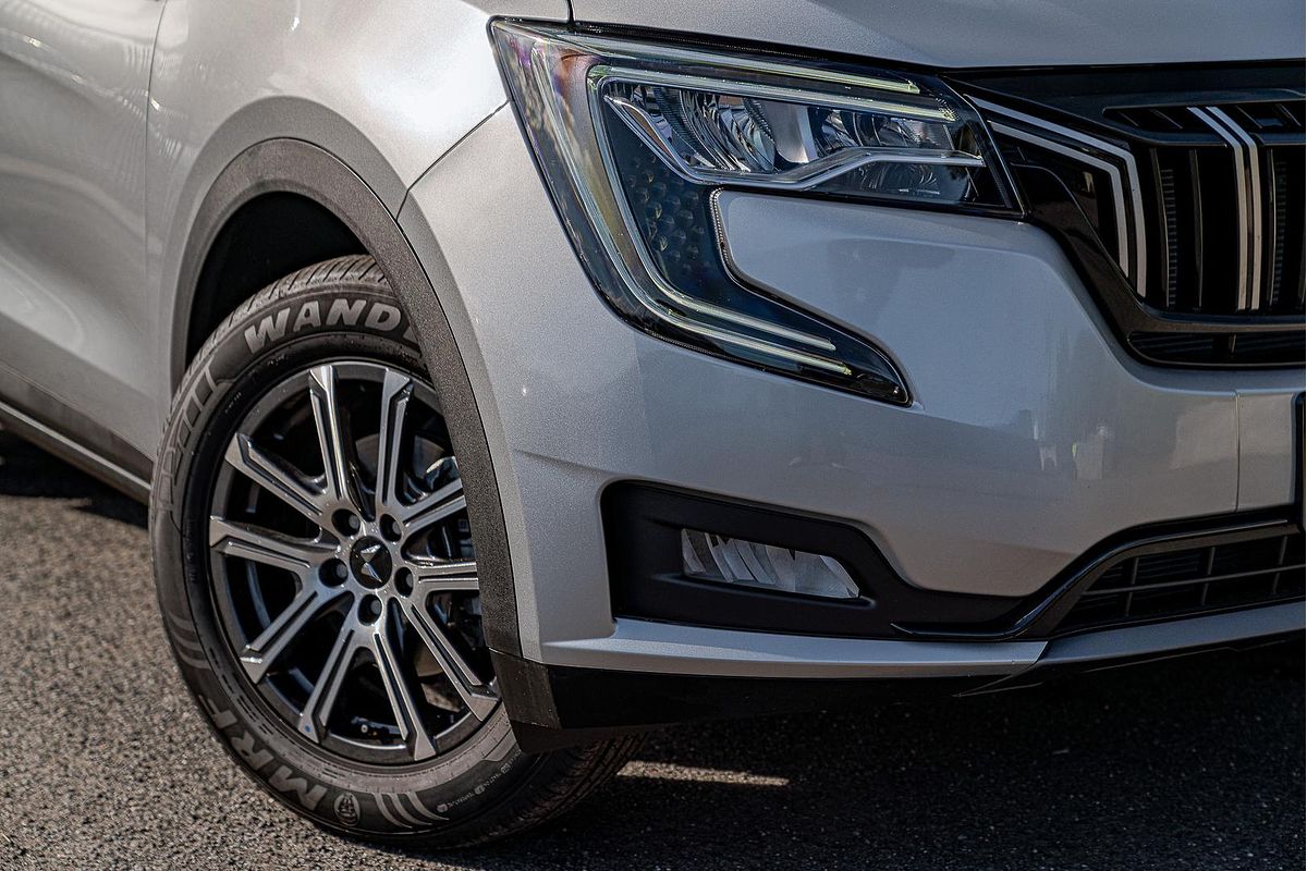 2025 Mahindra XUV700 AX7L