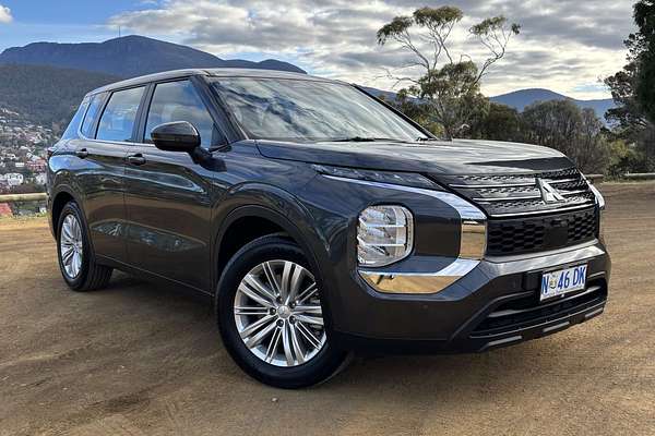 2025 Mitsubishi Outlander ES ZM