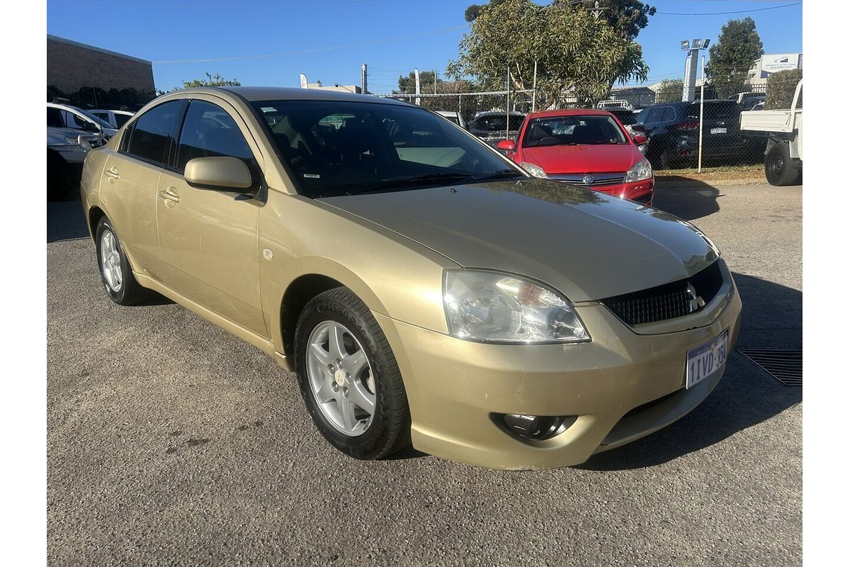 2007 Mitsubishi 380 ES DB Series II