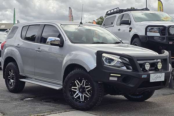 2020 Isuzu MU-X LS-M