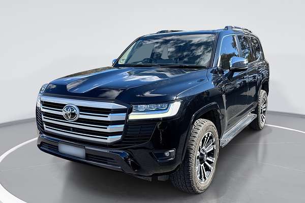 2022 Toyota Landcruiser Sahara FJA300R