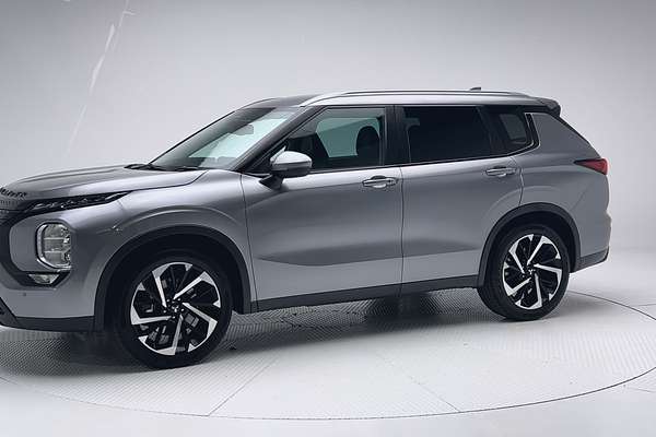 2023 Mitsubishi Outlander Aspire ZM thumb-3