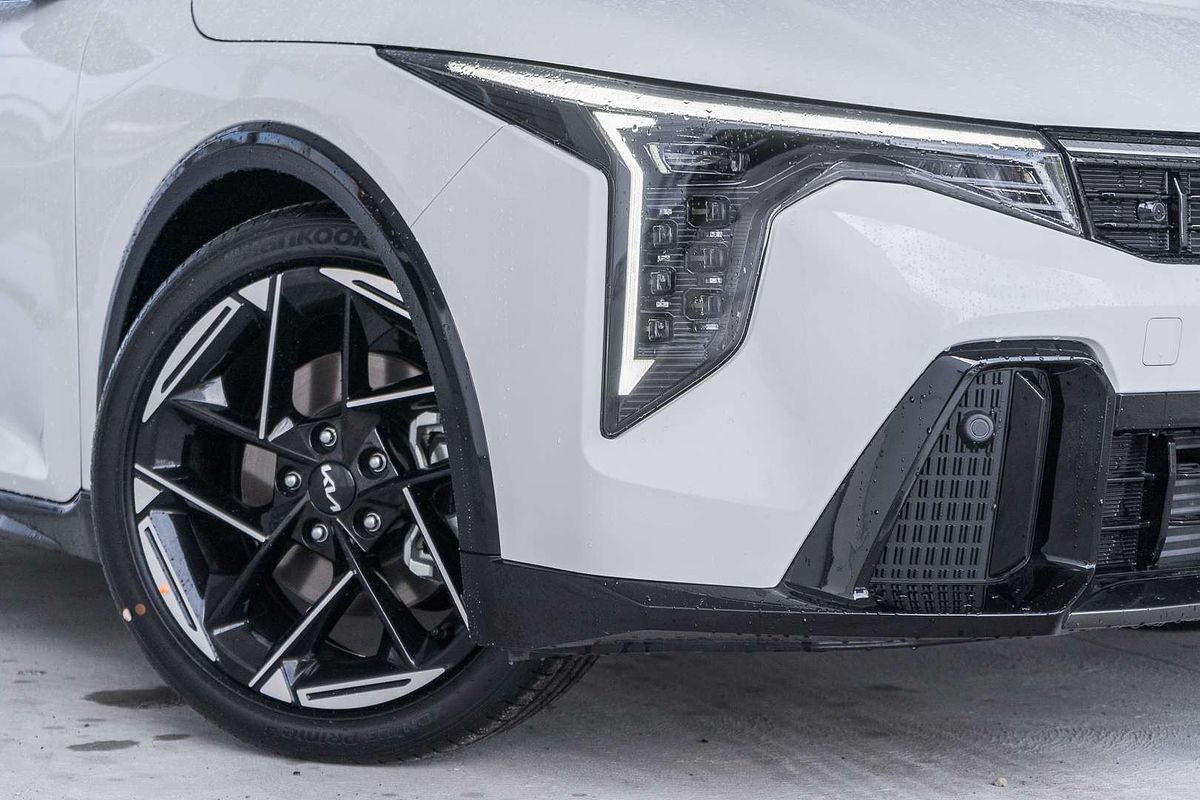 2025 Kia K4 GT-Line CL4m