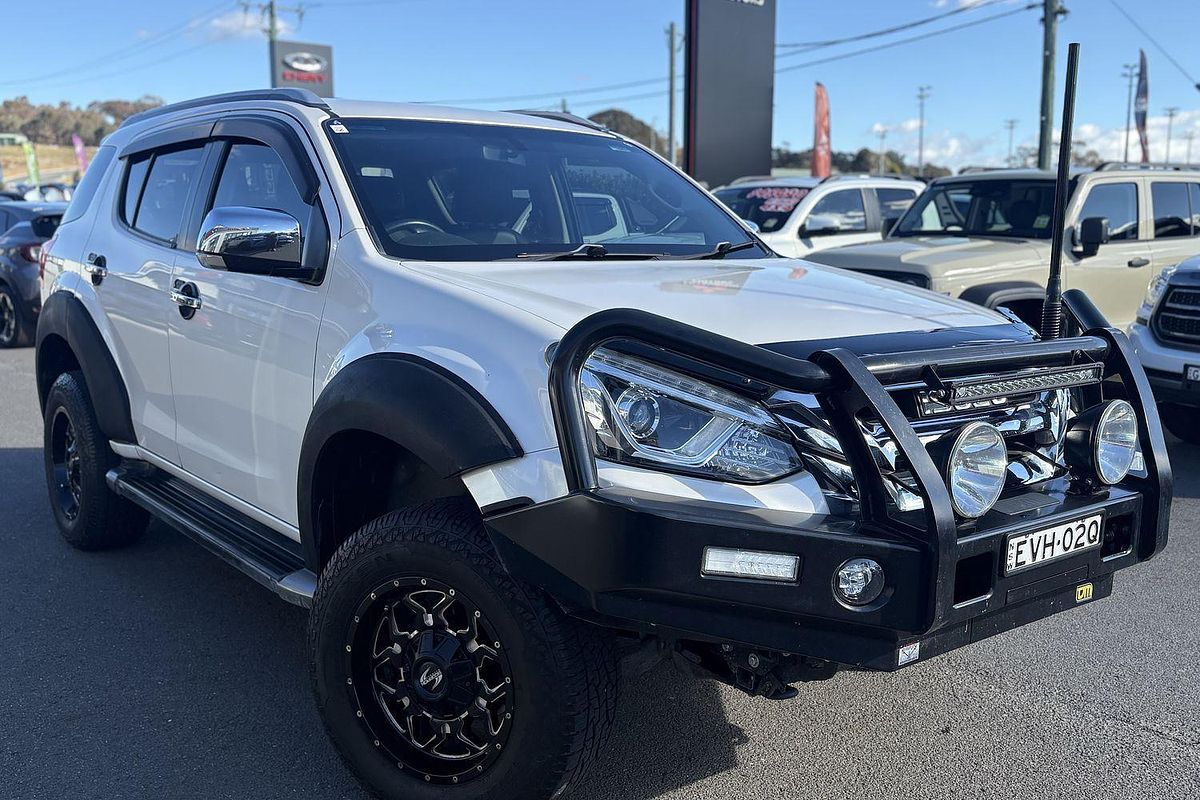 2018 Isuzu MU-X LS-T
