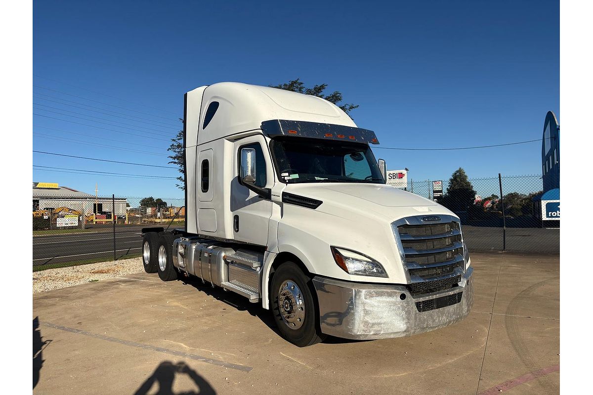 2023 Freightliner Cascadia 126