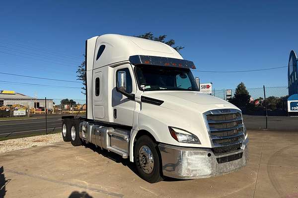 2023 Freightliner Cascadia 126