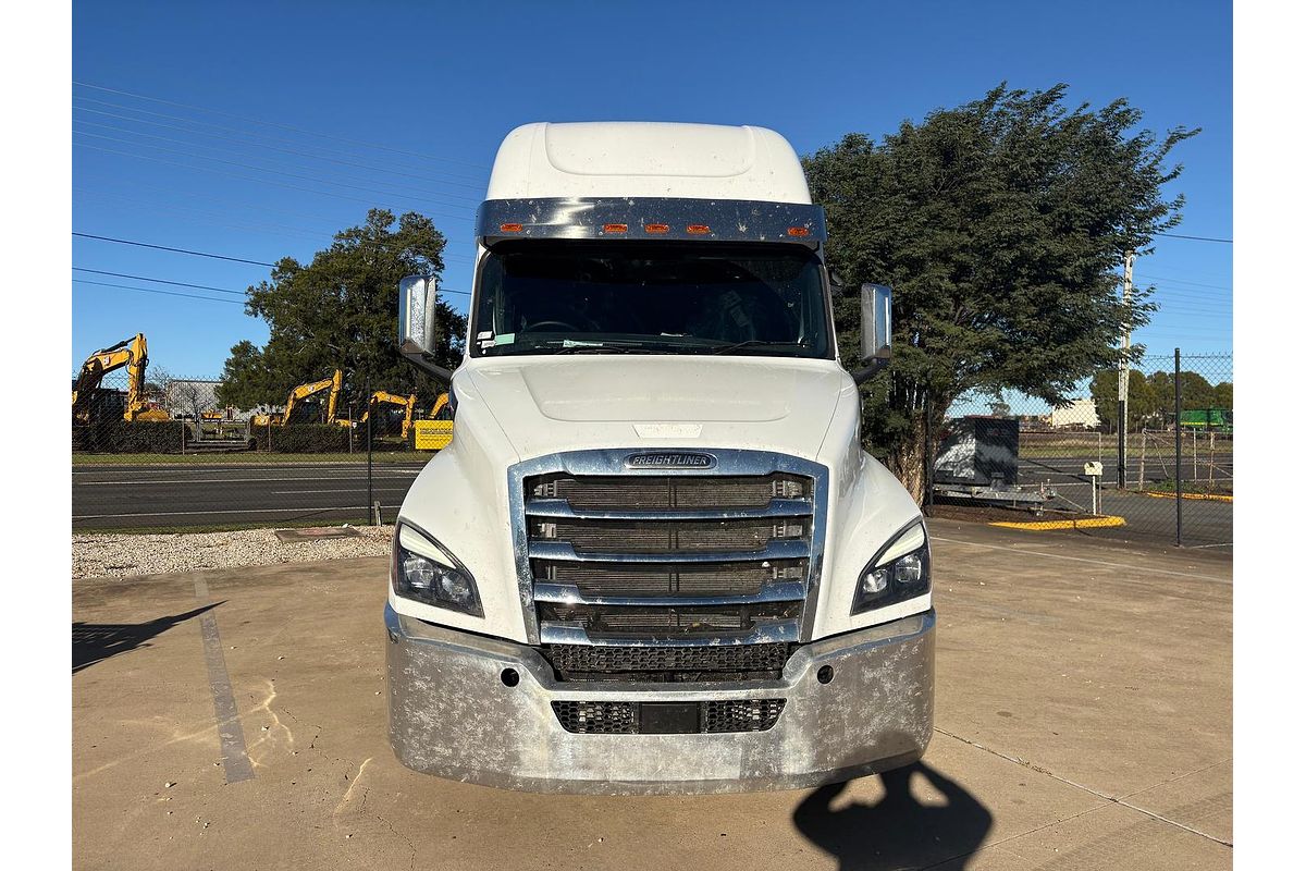 2023 Freightliner Cascadia 126