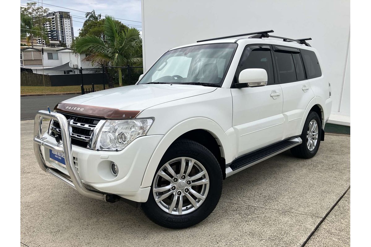 2013 Mitsubishi Pajero VR-X NW