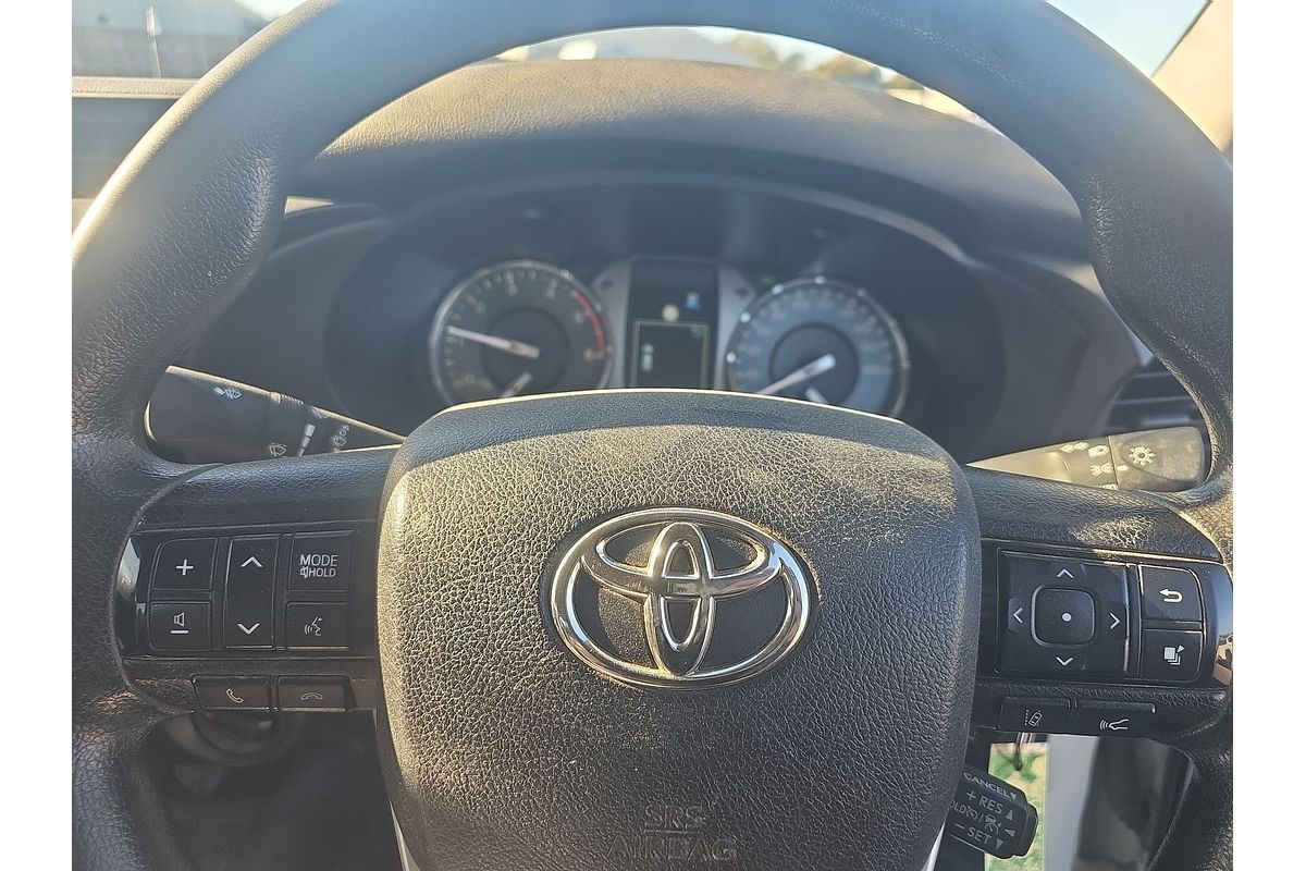 2021 Toyota Hilux SR GUN126R