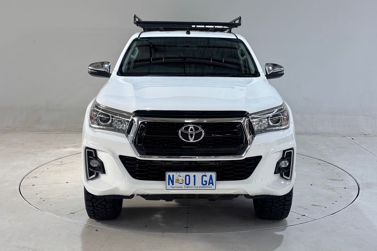 Hilux 4x4 SR5 2.8L T Diesel Automatic Double Cab 1Y46290 004