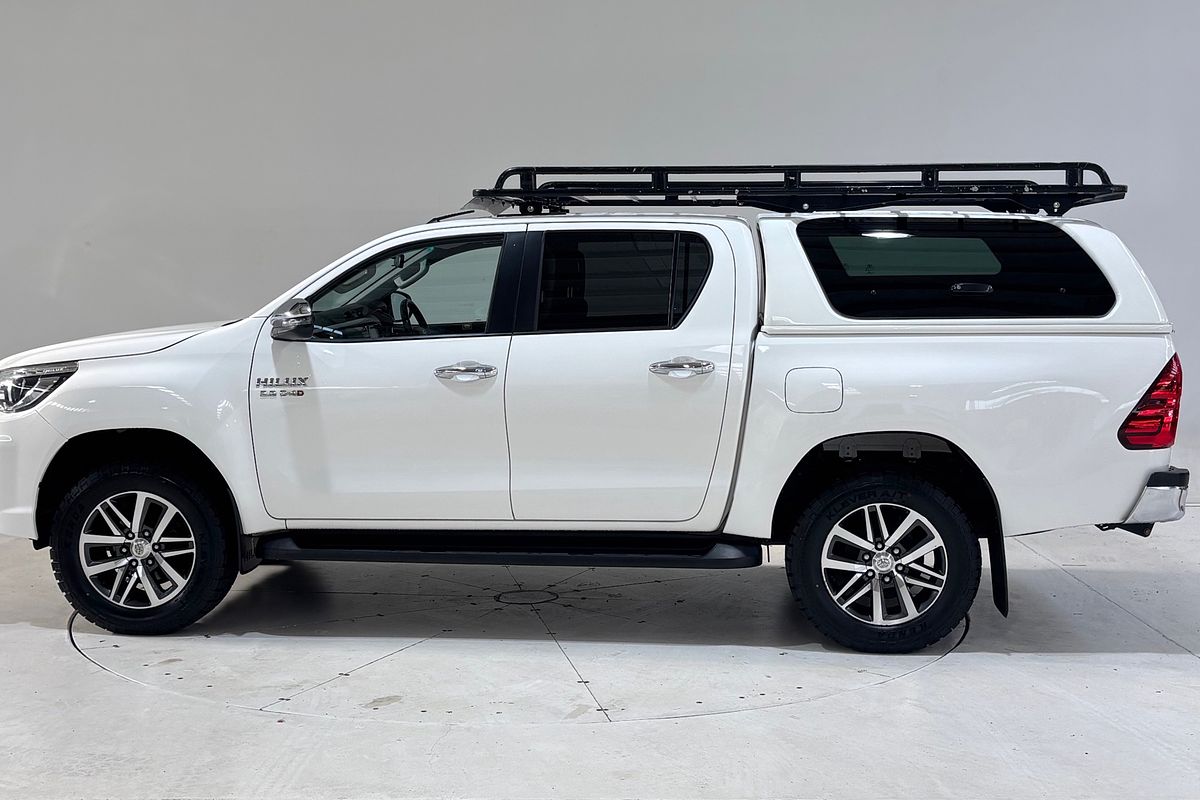 Hilux 4x4 SR5 2.8L T Diesel Automatic Double Cab 1Y46290 004