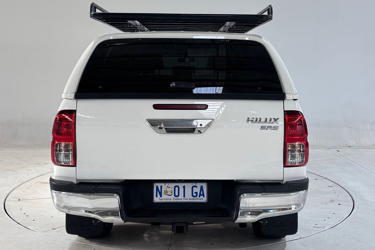 Hilux 4x4 SR5 2.8L T Diesel Automatic Double Cab 1Y46290 004