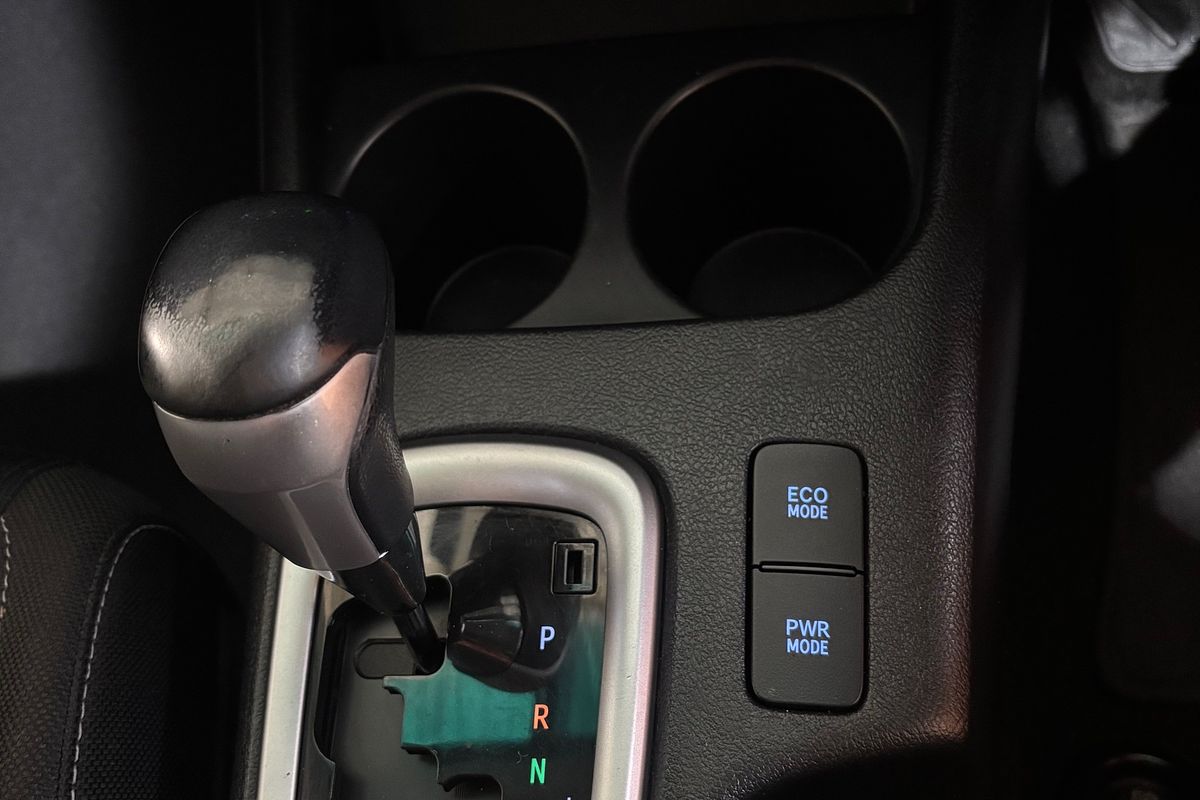 Hilux 4x4 SR5 2.8L T Diesel Automatic Double Cab 1Y46290 004