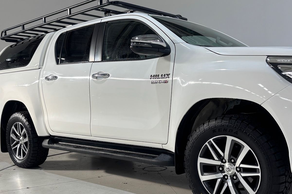Hilux 4x4 SR5 2.8L T Diesel Automatic Double Cab 1Y46290 004