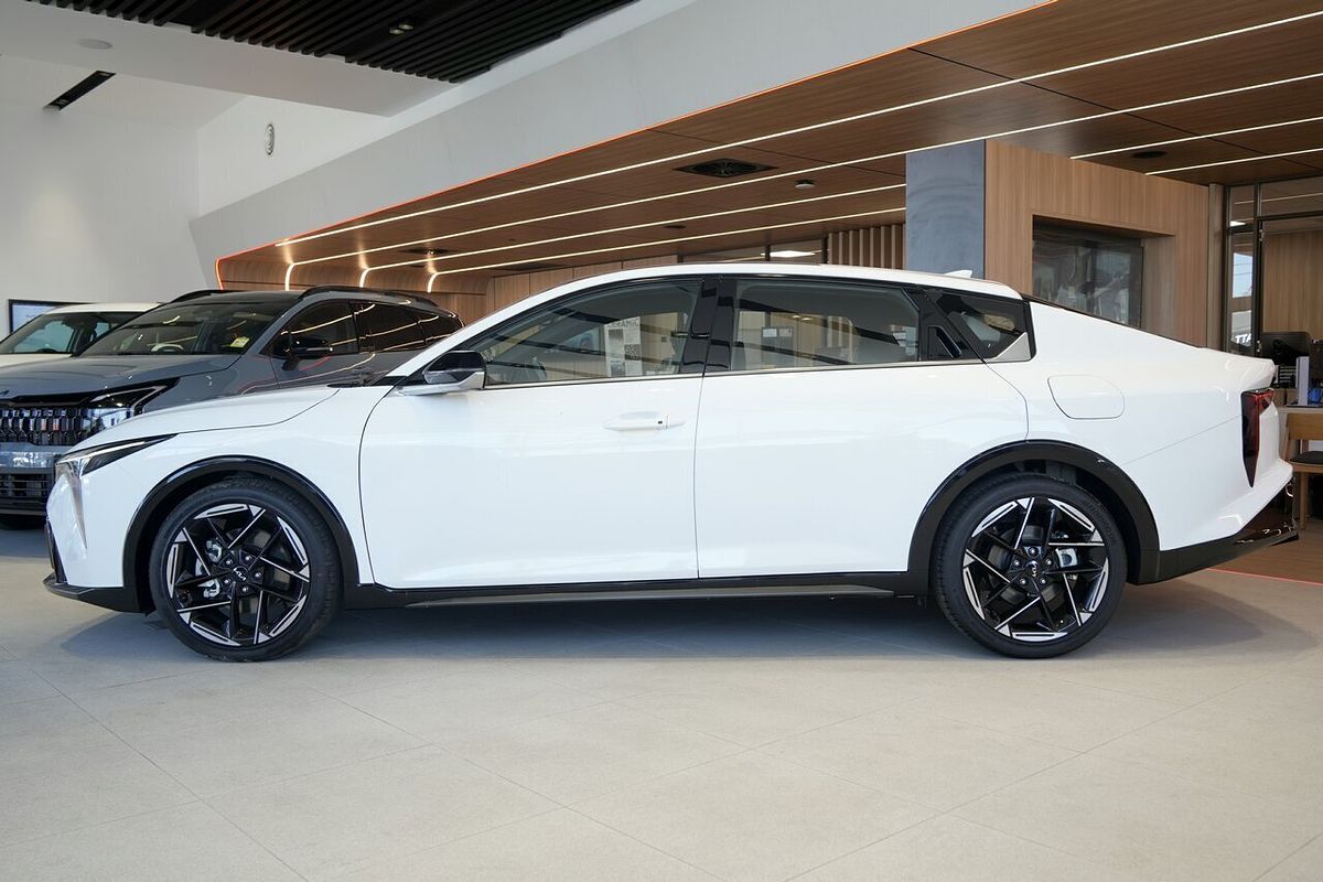 2026 Kia K4 GT-Line CL4m