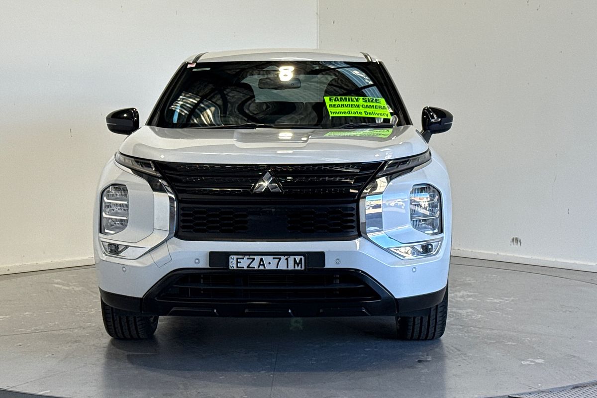 2023 Mitsubishi Outlander LS ZM