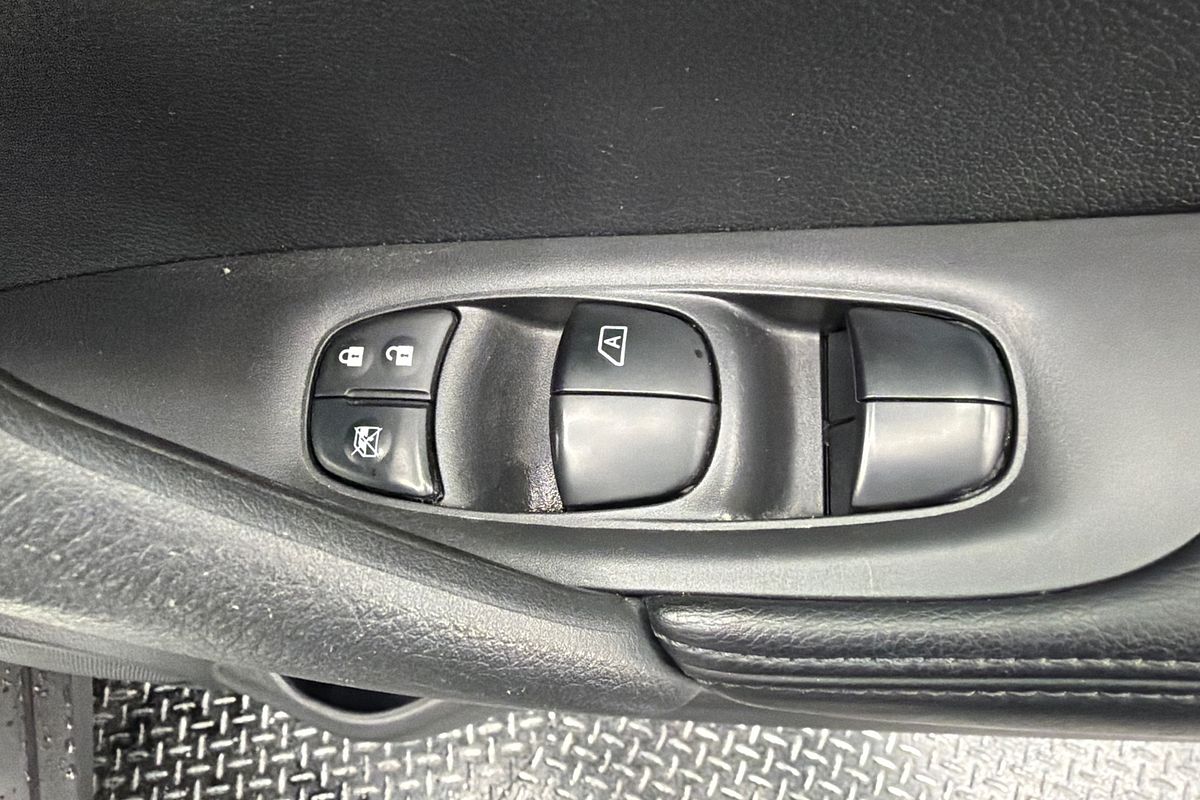 2014 Nissan X-TRAIL ST T32