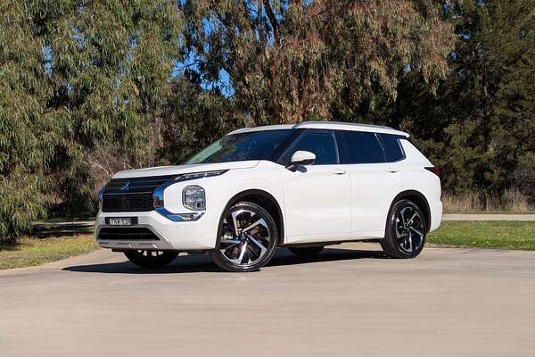 2022 Mitsubishi Outlander Exceed ZM
