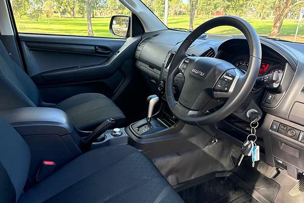 2019 Isuzu D-MAX SX 4X4 thumb-10