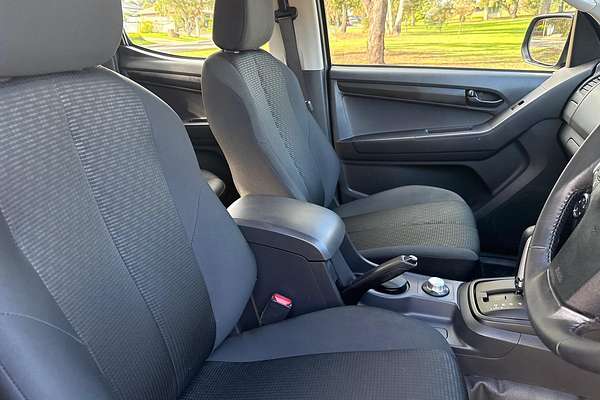 2019 Isuzu D-MAX SX 4X4 thumb-11