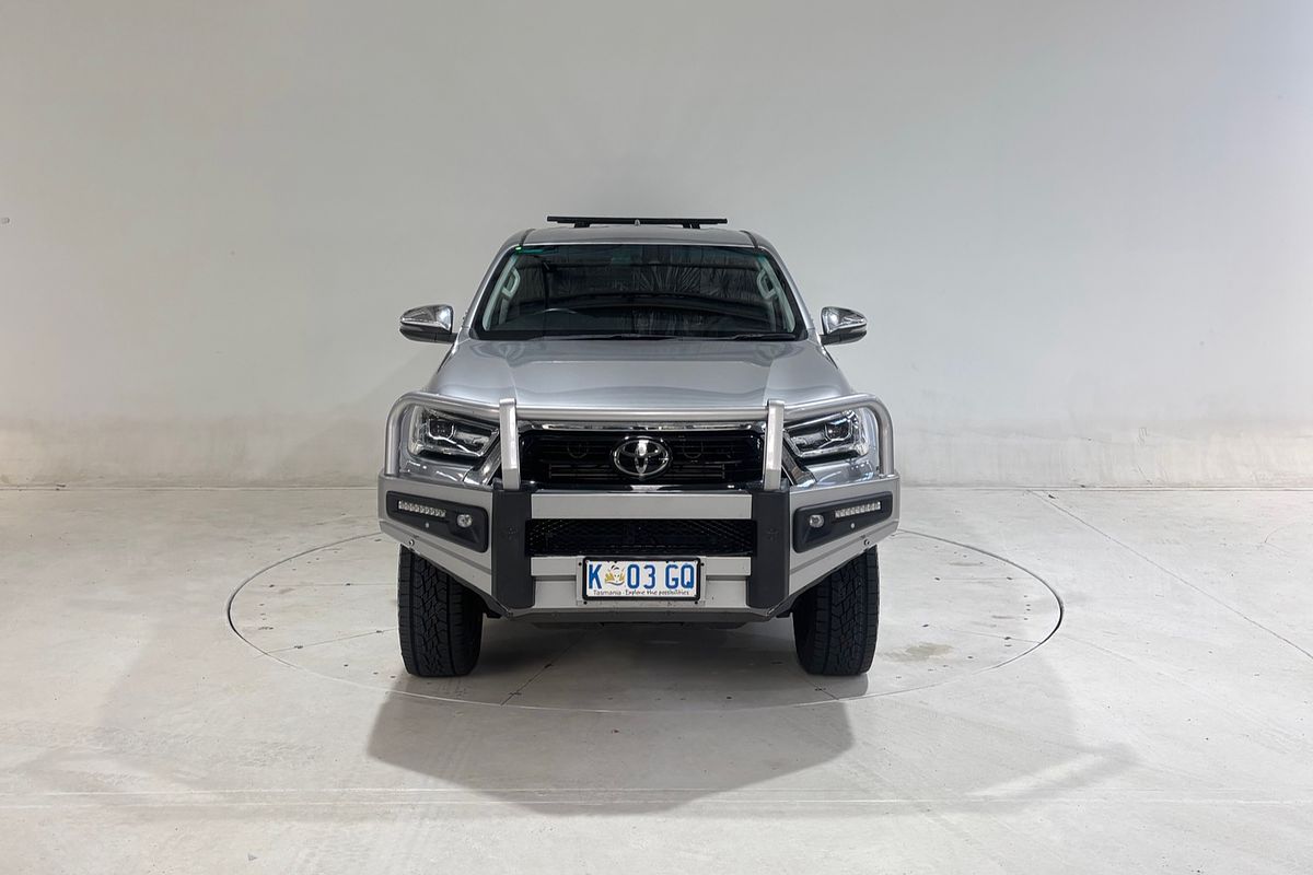 Hilux 4x4 SR5 2.8L T Diesel Manual Double Cab 2U67950 001