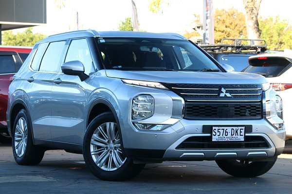 2024 Mitsubishi Outlander LS ZM