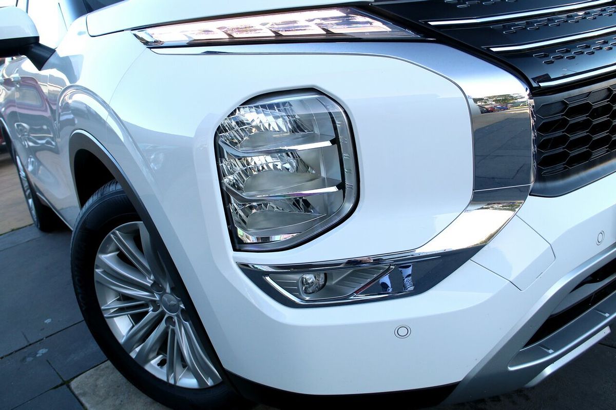 2024 Mitsubishi Outlander LS ZM